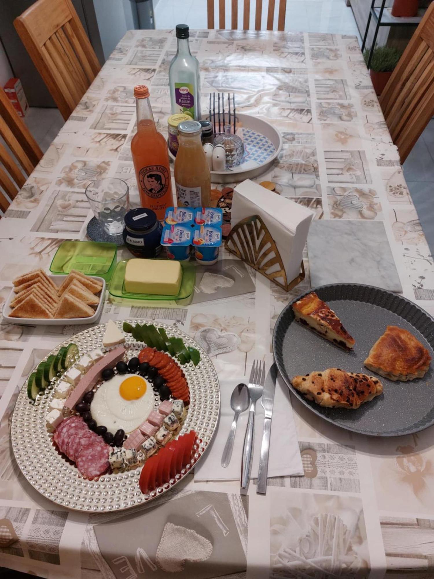 Chambres Et Table D'Hotes - Chez Paul Et Emilia วิลแลร์-โคทเตเรต์ ภายนอก รูปภาพ